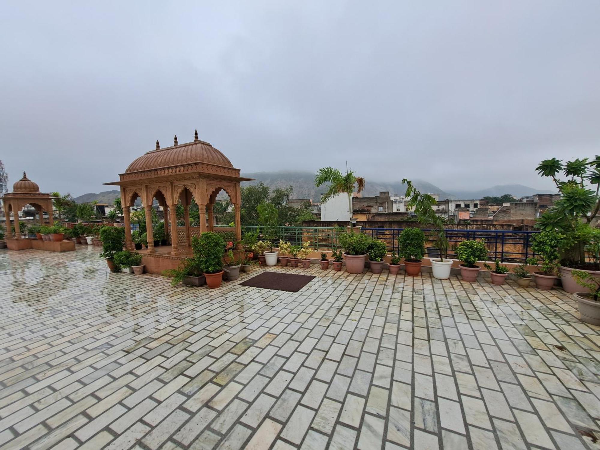 Swaraj Palace Jaipur Ngoại thất bức ảnh